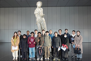 学研都市の留学生が株式会社安川電機を訪問しました