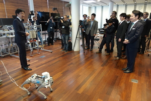 最先端のフィジカルAI研究者と武内市長が意見交換を行いました（4/13）