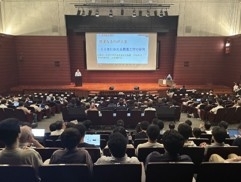 ③甘利先生講演全景.jpg