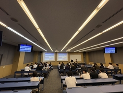 韓国・ギョンソン大学校自動車学科のみなさんが見学に来られました（10/7）