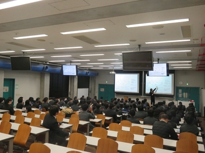 ひびきのキャンパスでサイエンススクールを実施し、福岡県立育徳館中学校の皆さんが受講されました！